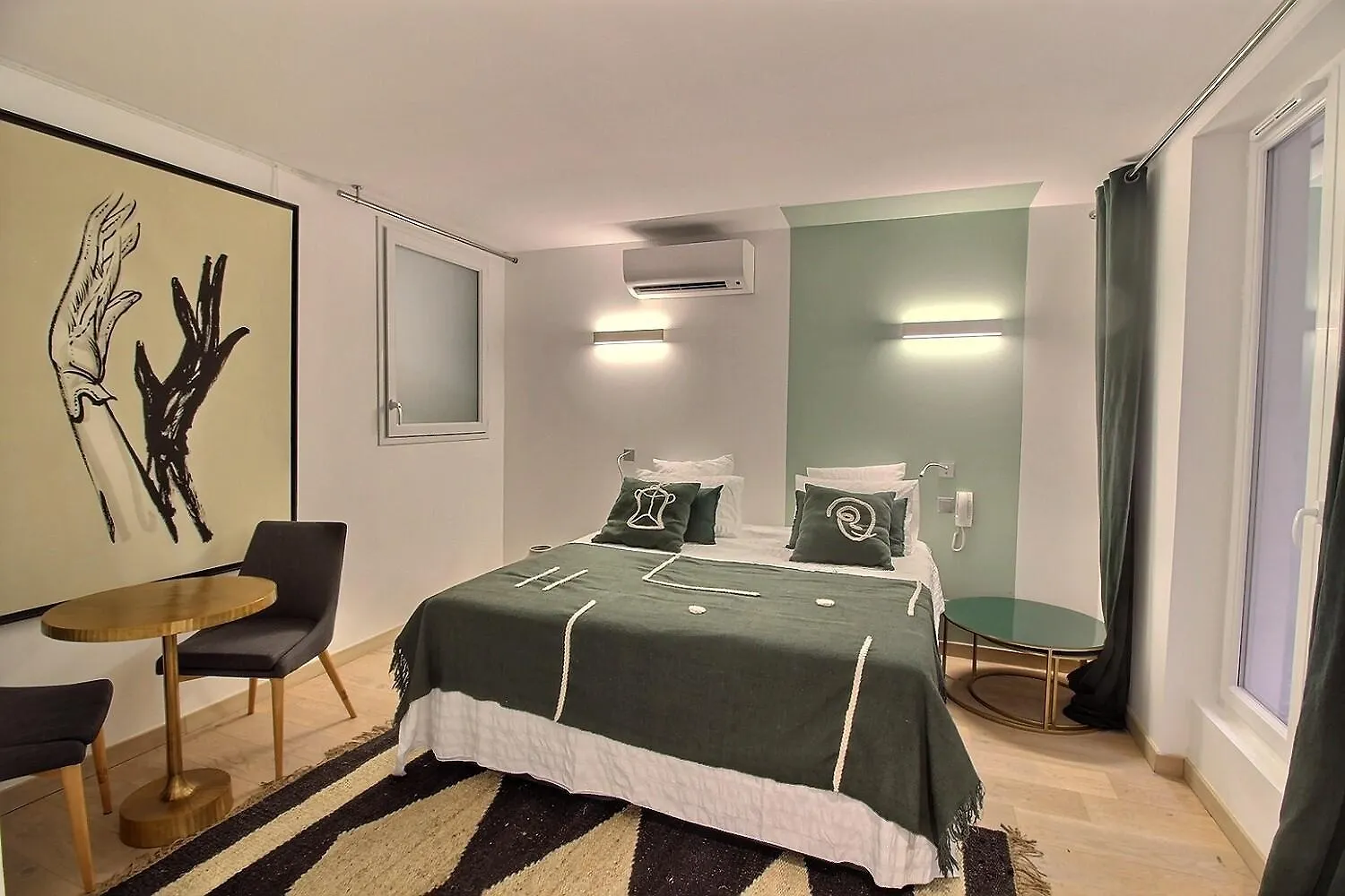 Parisian Home L Montmartre Apartment
